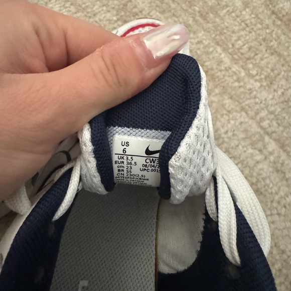 Nike sneakers - Picture 4 of 5